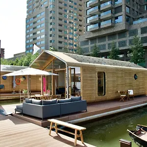 wikkelboat-nr4-at-floating-rotterdam-rijnhaven.ihotelsrotterdam.com/